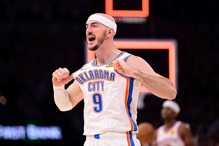 云开体育官网-雷霆缩减开支，卡鲁索或离队，昔日防守悍将或重返紫金军团|湖人|里夫斯|谢伊·吉尔杰斯-亚历山大|俄克拉荷马雷霆队|肯里奇-威廉姆斯_新浪新闻